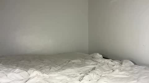 Snapshot of angel_petite07 chatting on 05-05-26, 02:19 angel_petite07 online show from 05-05-26, 02:19