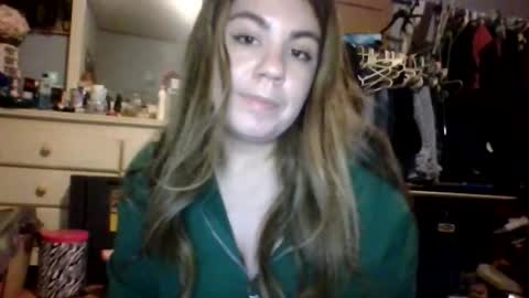 Snapshot of angel_raexx chatting on 11-11-25, 06:02 Angel online show from 11-11-25, 06:02