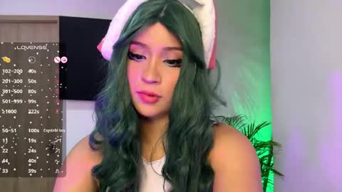 Snapshot of angel_rouse_1 chatting on 06-09-26, 04:57 Angel online show from 06-09-26, 04:57