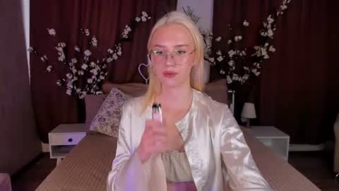 Snapshot of angel_tessa chatting on 06-15-26, 05:42 Angelica online show from 06-15-26, 05:42