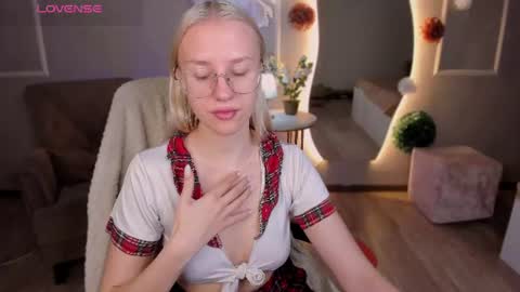 Snapshot of angel_tessa chatting on 07-06-26, 02:14 Angelica online show from 07-06-26, 02:14