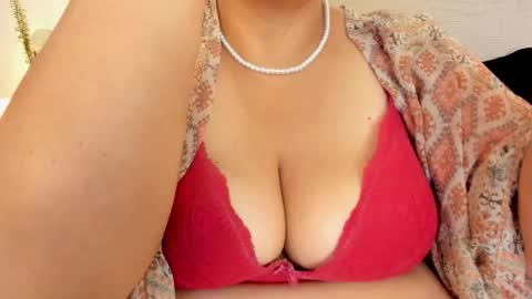 angel_velvet_ online show from 10-14-25, 02:18