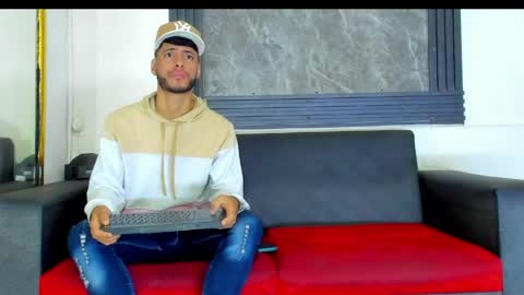 angel_villareal_ online show from 04-29-26, 06:58