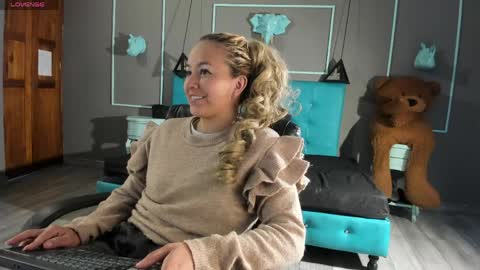 Angel online show from 04-10-26, 11:37