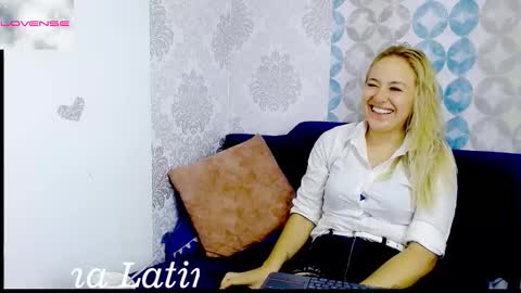 Snapshot of angel_white26 chatting on 02-06-26, 10:46 Angel online show from 02-06-26, 10:46