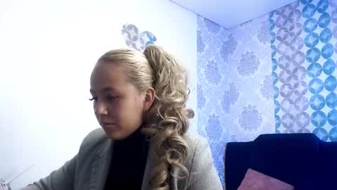 Snapshot of angel_white26 chatting on 03-12-26, 02:01 Angel online show from 03-12-26, 02:01