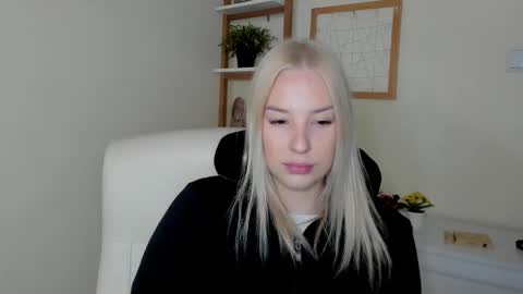 Snapshot of angela21babe chatting on 02-03-26, 06:51 Angela online show from 02-03-26, 06:51