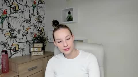 Snapshot of angela21babe chatting on 03-25-26, 06:41 Angela online show from 03-25-26, 06:41