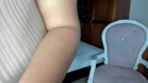 Snapshot of angela_boobies chatting on 10-25-25, 07:30 angela_boobies online show from 10-25-25, 07:30