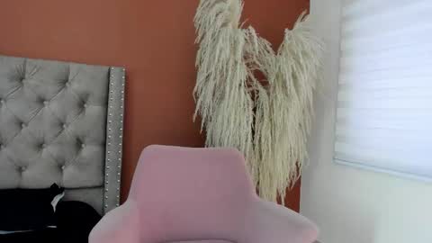 Snapshot of angela_fiory chatting on 10-30-25, 07:36 Ange online show from 10-30-25, 07:36