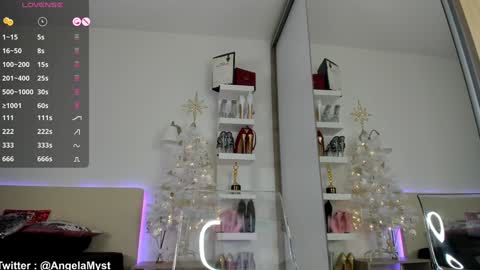 Snapshot of angela_myst chatting on 12-20-24, 09:32 Angela online show from 12-20-24, 09:32
