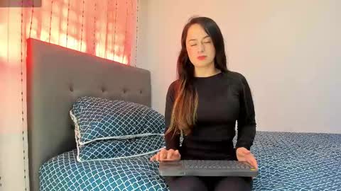 angela_nix online show from 12-12-24, 03:05