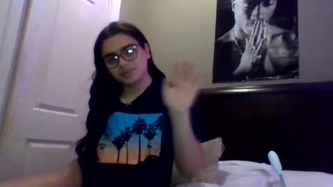 Snapshot of angelabvalle chatting on 03-06-26, 06:04 angelabvalle online show from 03-06-26, 06:04