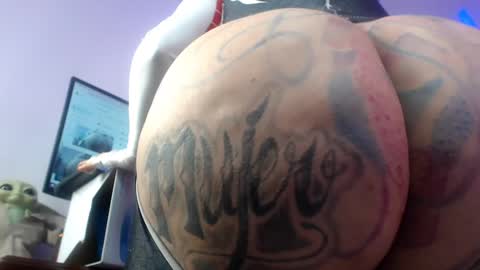 Angela Cianuro online show from 12-28-24, 01:29