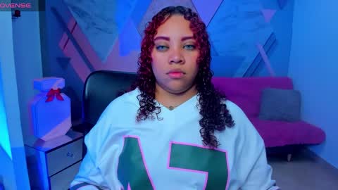 Snapshot of angelacoffee chatting on 10-26-25, 03:45 Angela online show from 10-26-25, 03:45