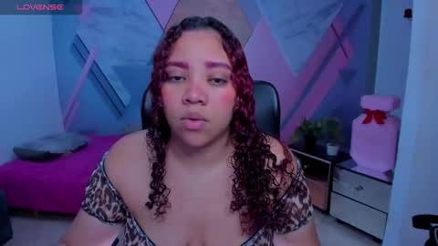 Snapshot of angelacoffee chatting on 11-18-25, 03:01 Angela online show from 11-18-25, 03:01