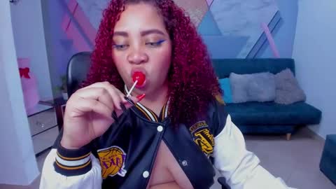 Snapshot of angelacoffee chatting on 12-05-25, 04:43 Angela online show from 12-05-25, 04:43