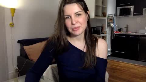 Snapshot of angeladarkk chatting on 01-11-25, 10:51 Angela online show from 01-11-25, 10:51