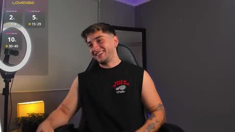 Snapshot of angelbell19 chatting on 11-11-25, 01:49 angelbell19 online show from 11-11-25, 01:49