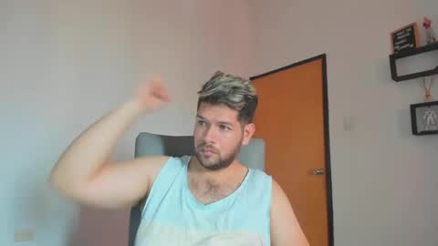 Snapshot of angelcute3 chatting on 09-22-25, 02:08 angel online show from 09-22-25, 02:08