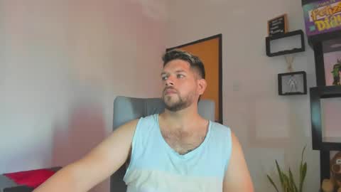 Snapshot of angelcute3 chatting on 10-04-25, 03:32 angel online show from 10-04-25, 03:32