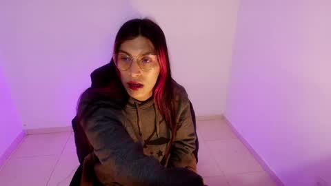 angele online show from 04-21-26, 07:39