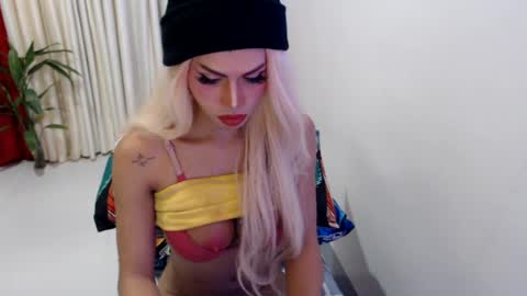 DIVINE ANGEL online show from 07-18-26, 01:15