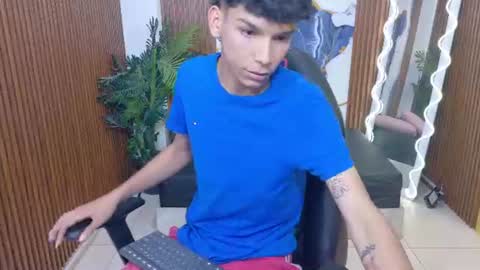 Snapshot of angelic_tay chatting on 07-10-26, 11:40 angelic_tay online show from 07-10-26, 11:40