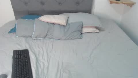 Snapshot of angelica_bouvier chatting on 02-15-25, 06:01 C A L L M E A N G E L online show from 02-15-25, 06:01