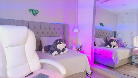 Snapshot of angelina_honey_ chatting on 05-29-26, 04:10 Angelina Honey online show from 05-29-26, 04:10