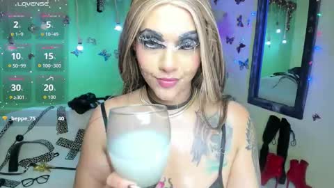 Angelina  online show from 12-19-25, 10:39