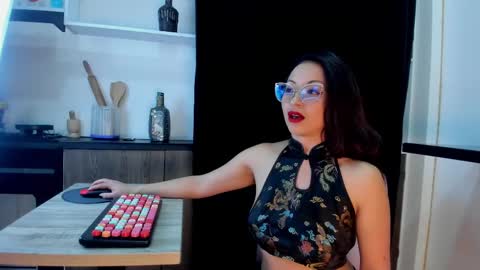 Snapshot of angelinablanc_ chatting on 03-06-25, 11:25 ANGELINA online show from 03-06-25, 11:25