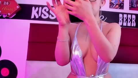 Snapshot of angelinablanc_ chatting on 09-11-25, 11:54 ANGELINA online show from 09-11-25, 11:54