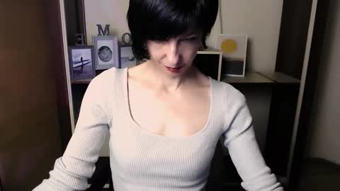 Angelina online show from 12-20-25, 07:48