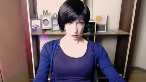 Angelina online show from 12-23-25, 08:01