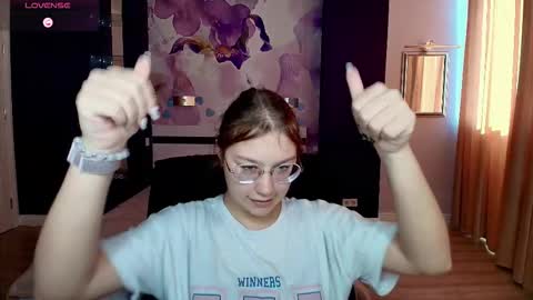 AngelinaLow online show from 10-21-25, 11:33