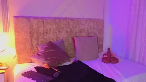 Snapshot of angelinarouse_ chatting on 07-28-26, 08:52 angelinarouse_ online show from 07-28-26, 08:52