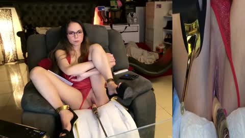 Snapshot of angelinasia chatting on 10-10-25, 09:47 Angel online show from 10-10-25, 09:47