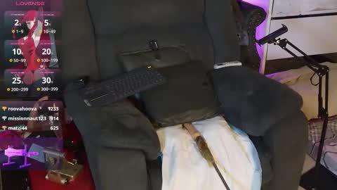 Snapshot of angelinasia chatting on 11-17-25, 04:07 Angel online show from 11-17-25, 04:07