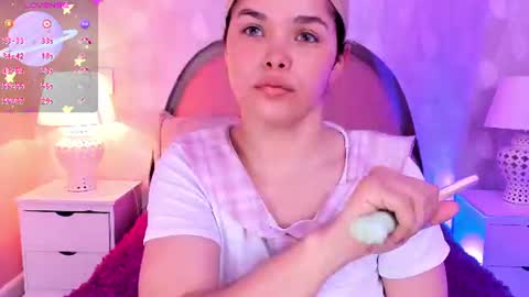 Snapshot of angeline__cute chatting on 07-03-26, 12:22 angeline online show from 07-03-26, 12:22