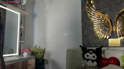 Angeline Smith  online show from 07-30-26, 09:14