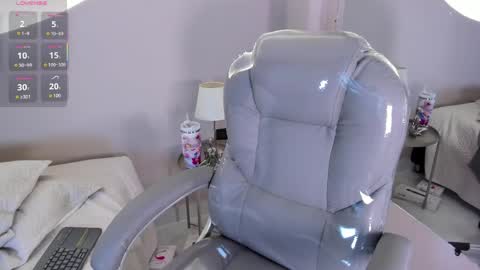 Snapshot of angeline_blake chatting on 03-06-26, 08:27 Angeline online show from 03-06-26, 08:27