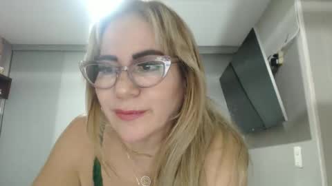angelinna_12 online show from 10-29-25, 02:36