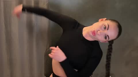 Snapshot of angelisa_fox chatting on 04-08-26, 06:41 angelisa_fox online show from 04-08-26, 06:41