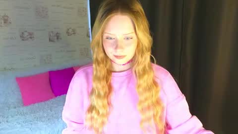 Snapshot of angellisss chatting on 10-02-25, 10:11 Cutie online show from 10-02-25, 10:11