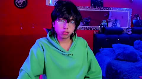 Snapshot of angellonfire chatting on 12-12-24, 07:52 Angel  online show from 12-12-24, 07:52