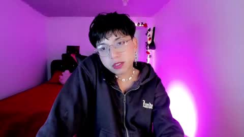 Snapshot of angellonfire chatting on 10-30-25, 02:24 Angel online show from 10-30-25, 02:24