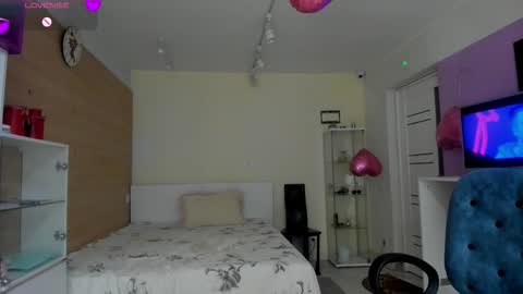 Angelli online show from 03-29-26, 03:34