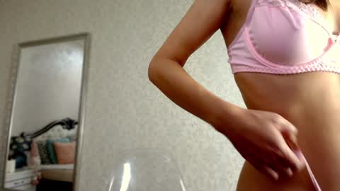 Snapshot of angelmarryy chatting on 12-07-24, 07:27 Natalia online show from 12-07-24, 07:27