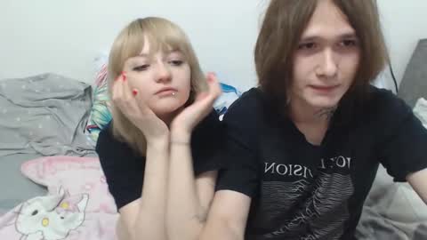 Snapshot of angelofporncouple chatting on 11-06-25, 08:32 Eva online show from 11-06-25, 08:32